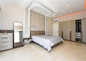 Просторный пентхаус 4+1 с видом на море в районе Махмутлар