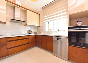 Просторный пентхаус 4+1 с видом на море в районе Махмутлар