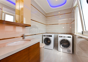 Просторный пентхаус 4+1 с видом на море в районе Махмутлар