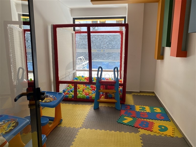 Трехкомнатный пентхаус в пешей доступности от моря с дизайнерским ремонтом