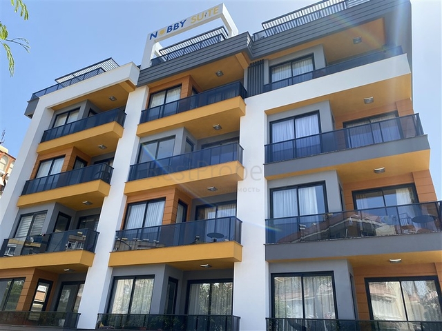 Трехкомнатный пентхаус в пешей доступности от моря с дизайнерским ремонтом