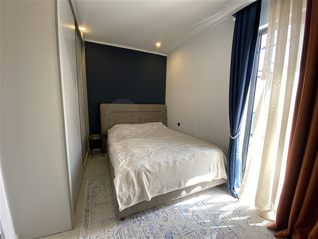 Трехкомнатный пентхаус в пешей доступности от моря с дизайнерским ремонтом