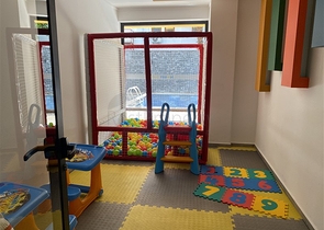 Трехкомнатный пентхаус в пешей доступности от моря с дизайнерским ремонтом