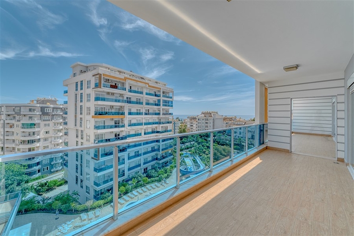 Апартаменты планировкой 3+1 в жилом комплексе отельной концепции в районе Тосмур