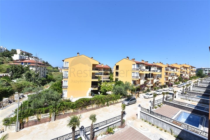 Вилла с бассейном в районе Авсаллар