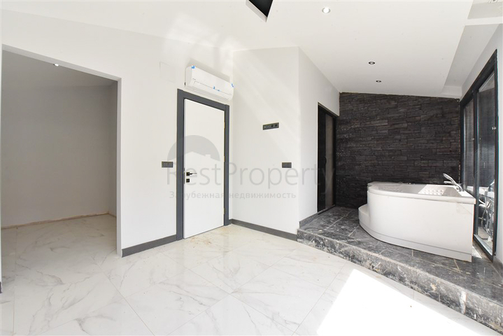 Вилла с бассейном в районе Авсаллар