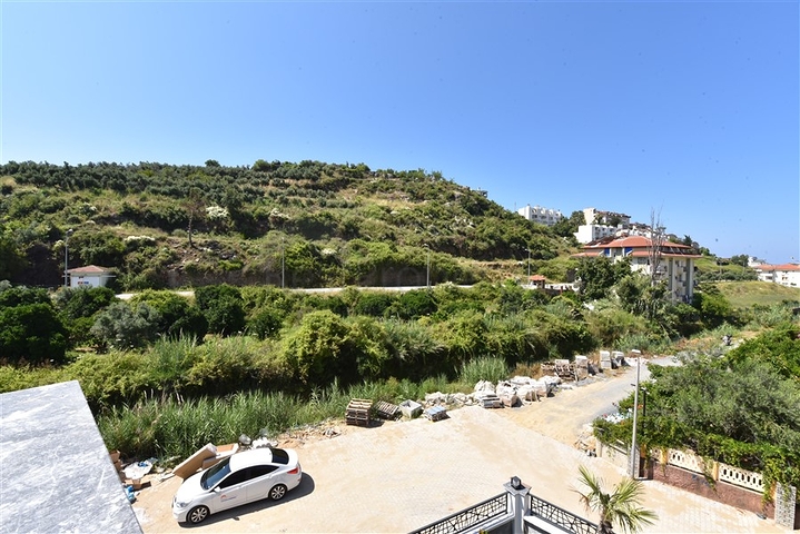 Вилла с бассейном в районе Авсаллар