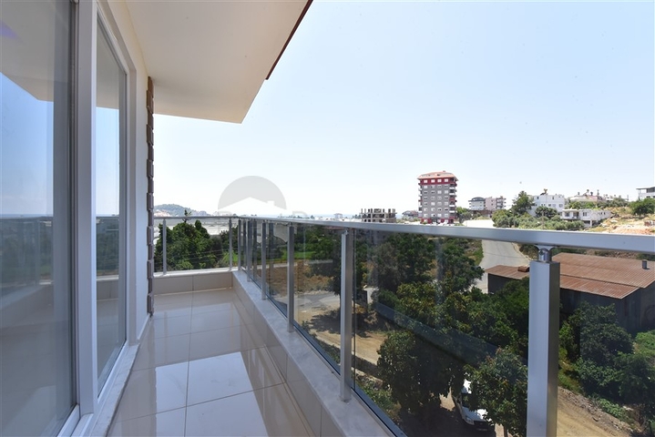 4+1 для большой семьи в спокойном районе Демирташ