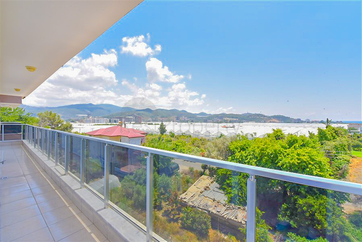 Большой пентхаус 4+1 с шикарными видами в районе Демирташ