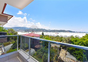 Большой пентхаус 4+1 с шикарными видами в районе Демирташ