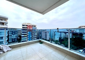 Две трехкомнатные квартиры под гражданство в 200 метрах от моря в районе Тосмур