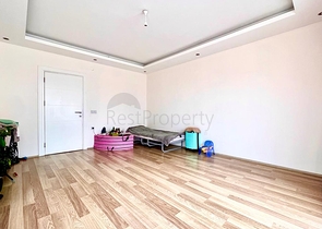 Две трехкомнатные квартиры под гражданство в 200 метрах от моря в районе Тосмур