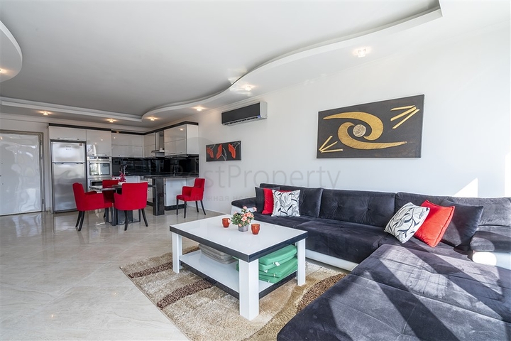 Трехкомнатная светлая квартира в районе Оба