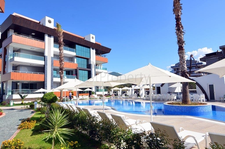 Трехкомнатная светлая квартира в районе Оба