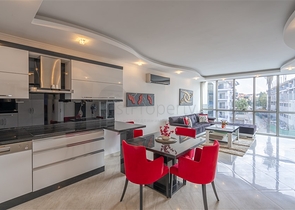 Трехкомнатная светлая квартира в районе Оба