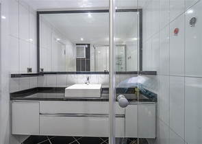 Трехкомнатная светлая квартира в районе Оба