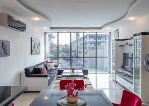 Трехкомнатная светлая квартира в районе Оба