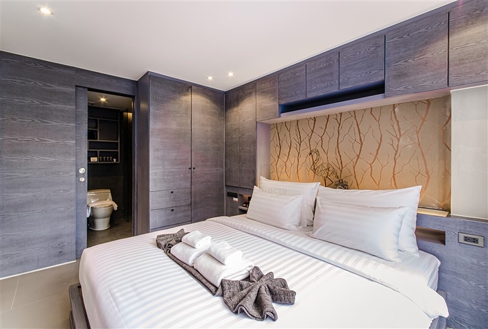 Кондоминиум с отельной инфраструктурой у пляжа Камала