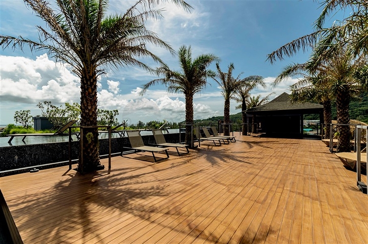 Кондоминиум с отельной инфраструктурой у пляжа Камала