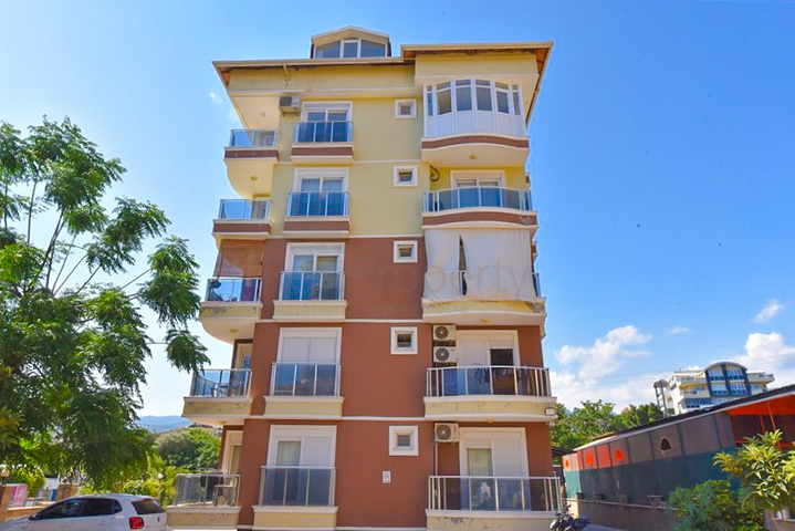 Просторная двухкомнатная квартира в районе Тосмур