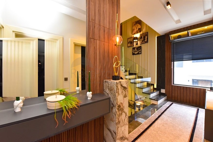 Вилла 4+1 с современным дизайном в живописном районе Каргыджак