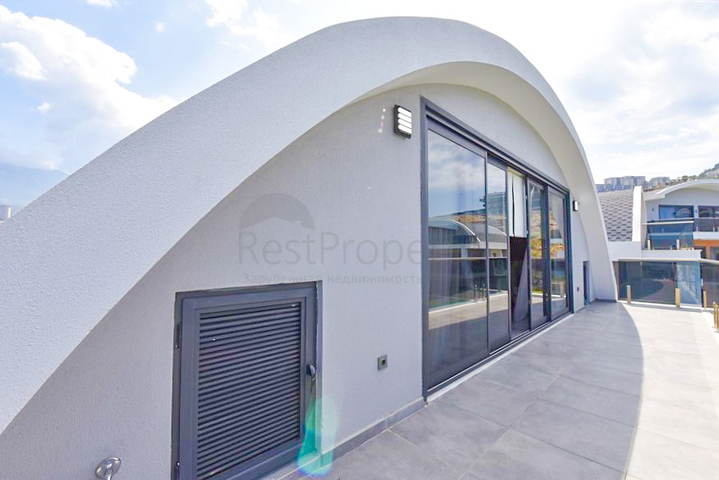 Вилла 4+1 с современным дизайном в живописном районе Каргыджак