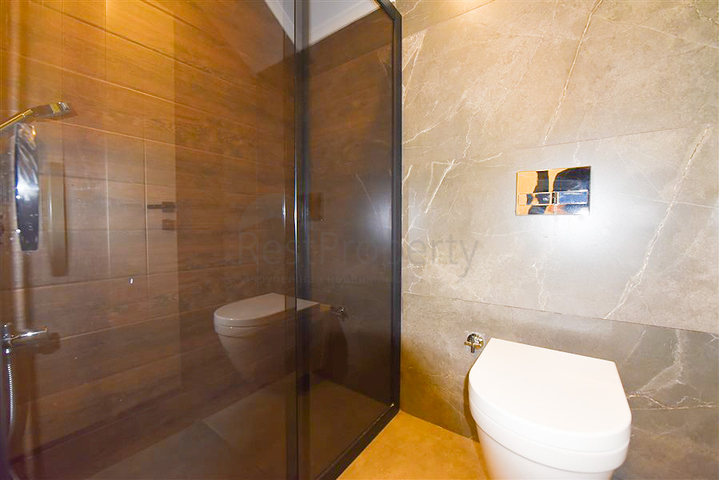 Вилла 4+1 с современным дизайном в живописном районе Каргыджак