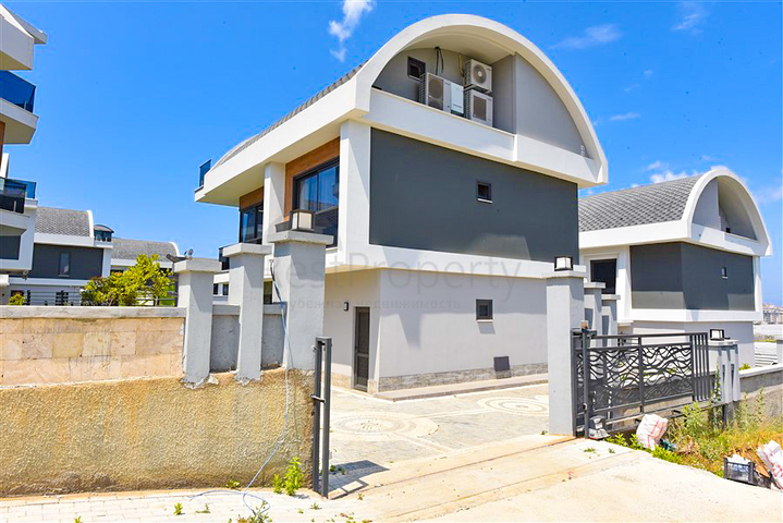 Вилла 4+1 с современным дизайном в живописном районе Каргыджак