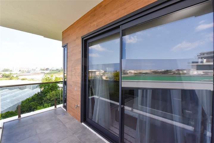 Вилла 4+1 с современным дизайном в живописном районе Каргыджак