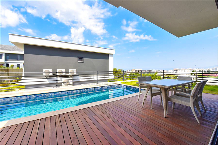 Вилла 4+1 с современным дизайном в живописном районе Каргыджак