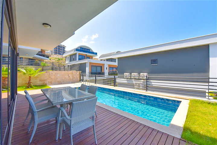 Вилла 4+1 с современным дизайном в живописном районе Каргыджак