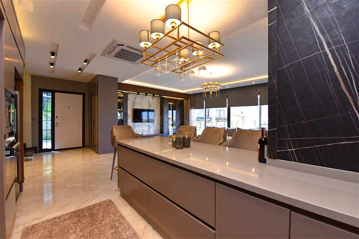 Вилла 4+1 с современным дизайном в живописном районе Каргыджак