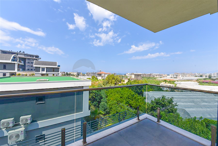 Вилла 4+1 с современным дизайном в живописном районе Каргыджак