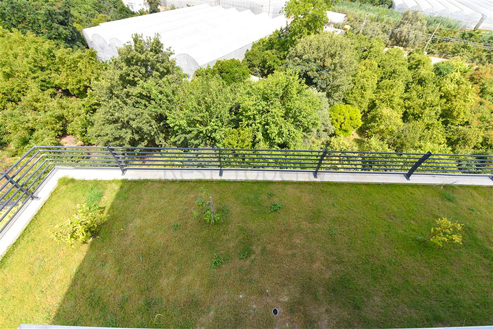 Вилла 4+1 с современным дизайном в живописном районе Каргыджак