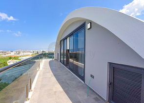 Вилла 4+1 с современным дизайном в живописном районе Каргыджак