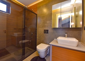 Вилла 4+1 с современным дизайном в живописном районе Каргыджак