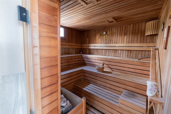 Просторная квартира планировкой 1+1 в районе Джикджилли.    