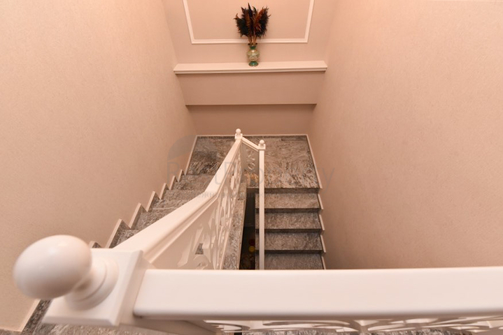 Двухуровневая квартира 3+1 с собственным садом