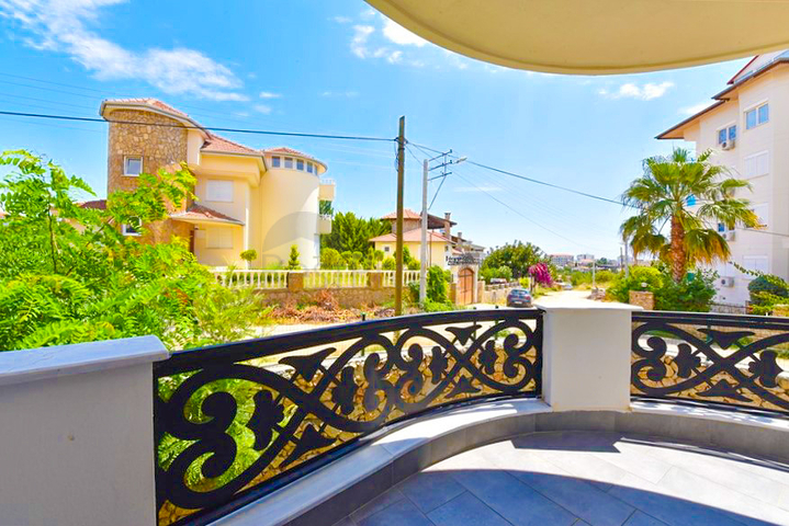 Двухуровневая квартира 3+1 с собственным садом