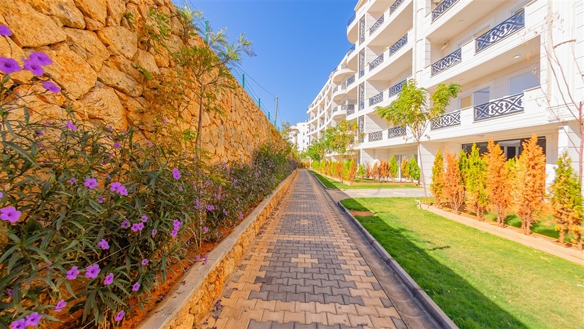 Двухуровневая квартира 3+1 с собственным садом