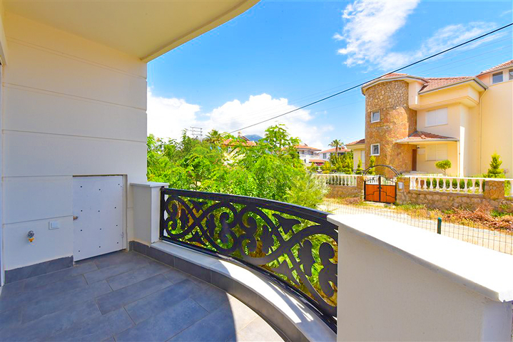 Двухуровневая квартира 3+1 с собственным садом