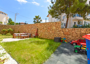 Двухуровневая квартира 3+1 с собственным садом