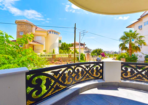 Двухуровневая квартира 3+1 с собственным садом