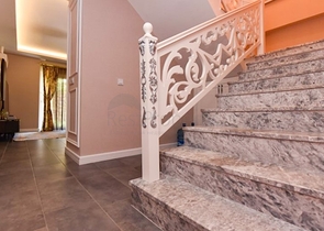 Двухуровневая квартира 3+1 с собственным садом