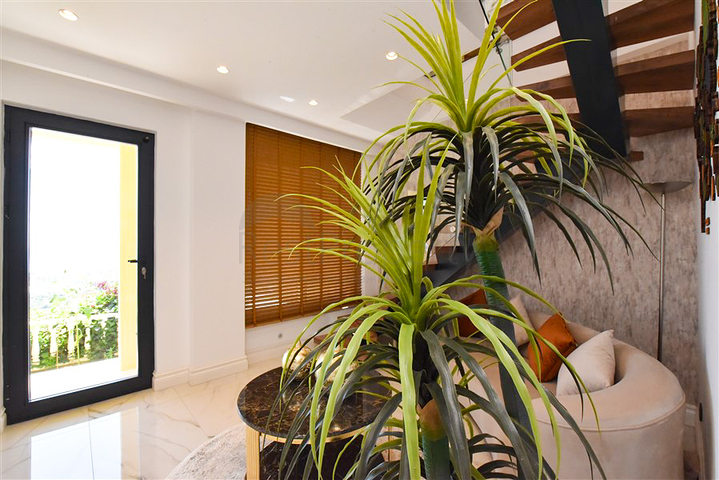 Вилла с дизайнерским ремонтом 5+1