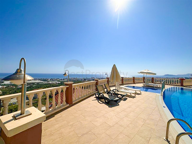 Вилла с дизайнерским ремонтом 5+1