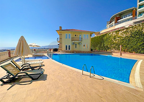 Вилла с дизайнерским ремонтом 5+1