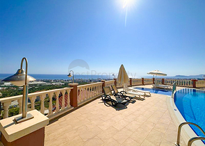 Вилла с дизайнерским ремонтом 5+1