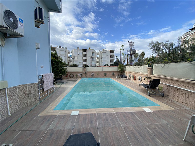 Вилла 6+2 с бассейном в районе Конаклы