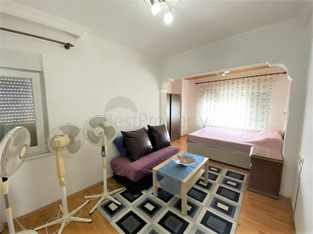 Вилла 6+2 с бассейном в районе Конаклы